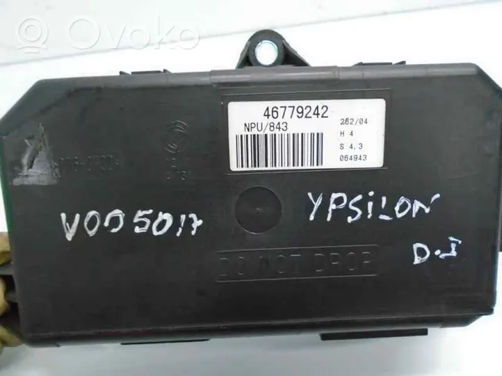 Lancia Ypsilon Oven keskuslukituksen ohjausyksikön moduuli 46779242