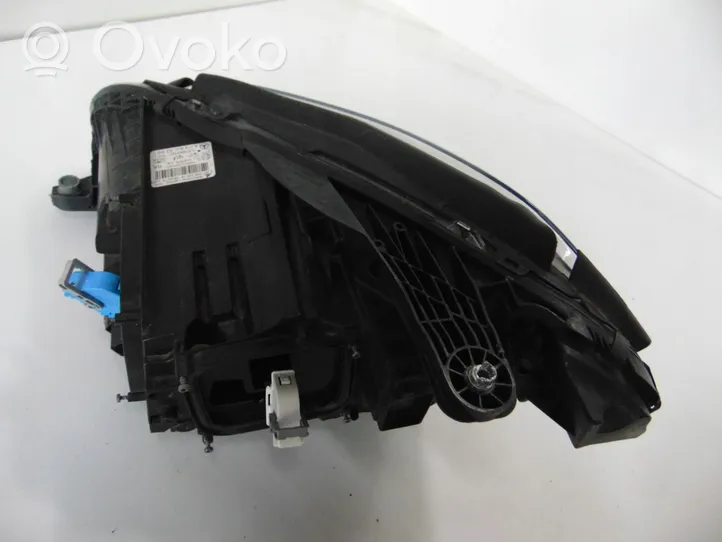 Mercedes-Benz CLS C218 X218 Lampa przednia A2188202259