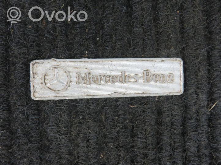Mercedes-Benz CLK A208 C208 Tapis de sol / moquette de cabine avant 