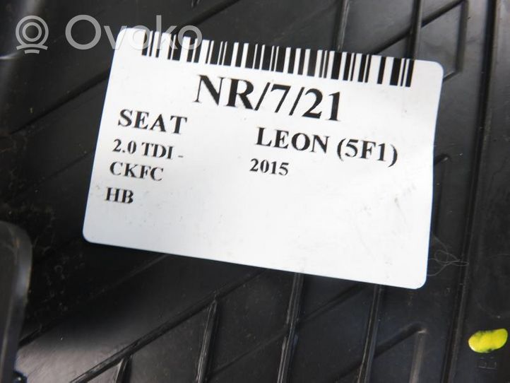 Seat Leon (5F) Kojų erdvės šonine apdaila 