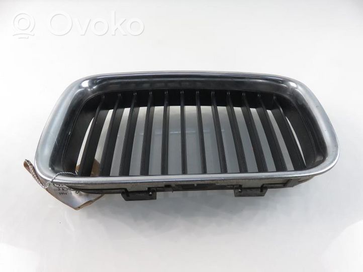 BMW 3 E36 Grille de calandre avant 