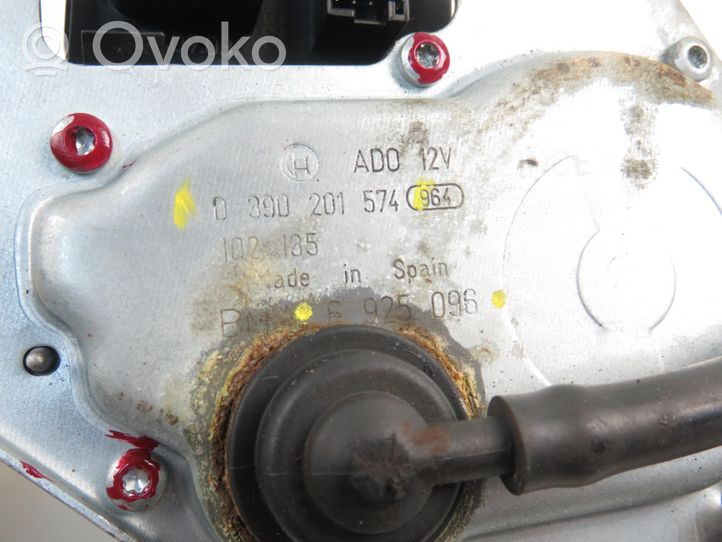 BMW 3 E46 Galinio stiklo valytuvo varikliukas 0390201574