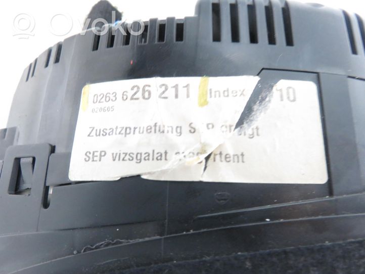 Audi A4 S4 B7 8E 8H Tachimetro (quadro strumenti) 