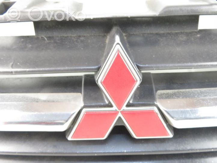 Mitsubishi Pajero Atrapa chłodnicy / Grill 