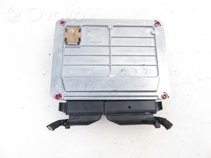 Volkswagen PASSAT B5.5 Sterownik / Moduł ECU 5WP4004702