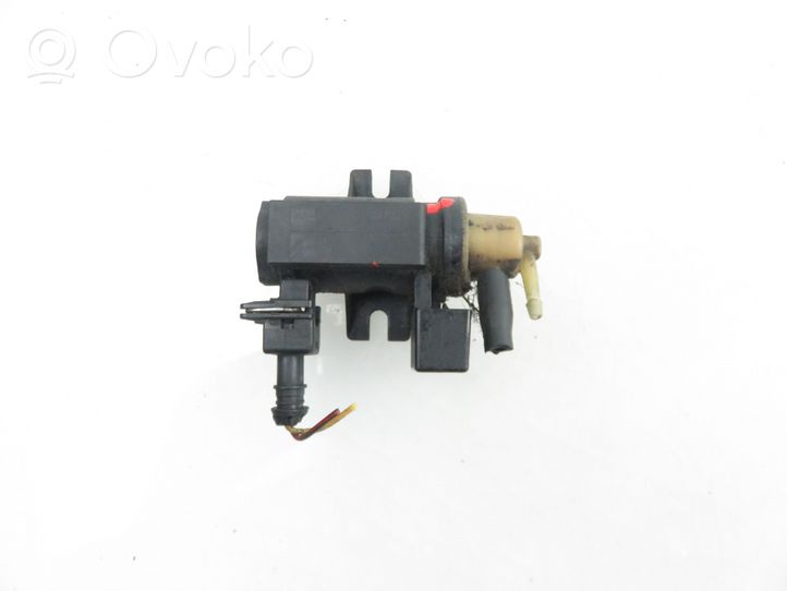 Opel Astra H Valve vacuum 