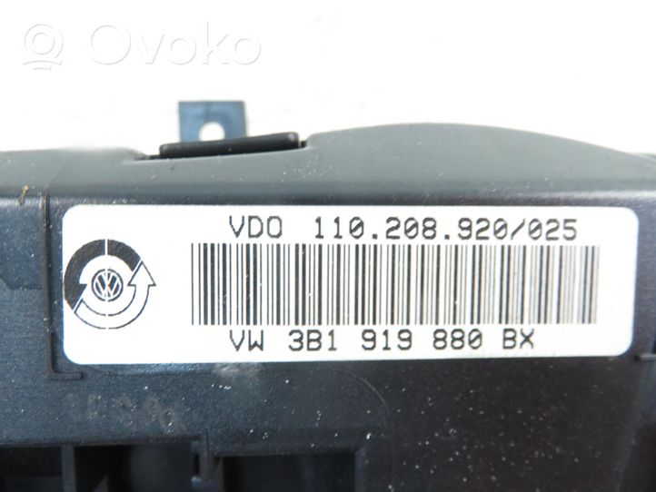 Volkswagen PASSAT B5 Licznik / Prędkościomierz 