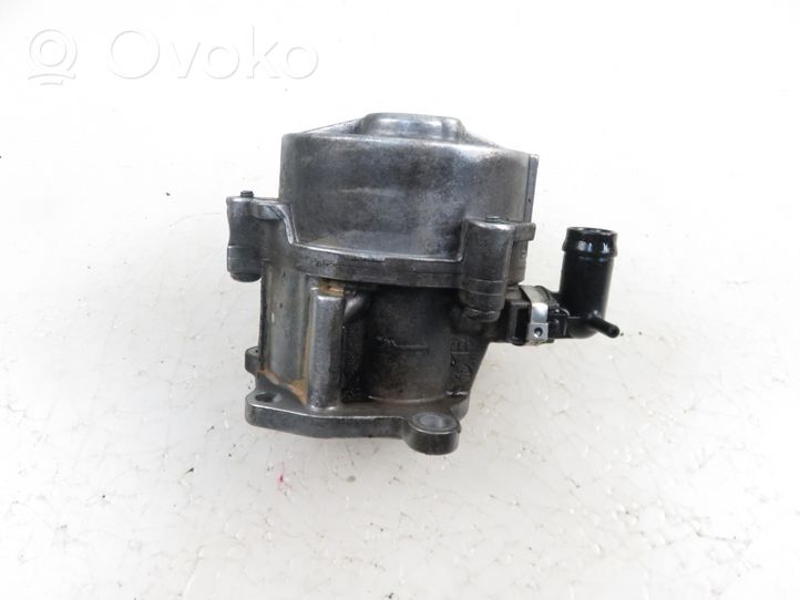 Opel Vivaro Vacuum pump 