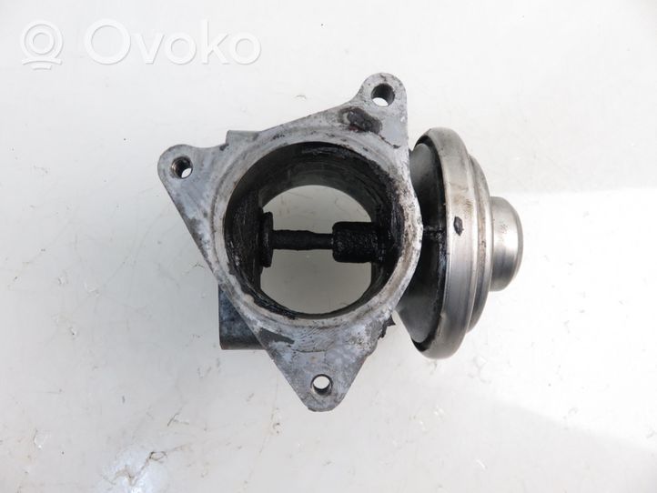 Volkswagen Golf IV EGR valve 038129637D