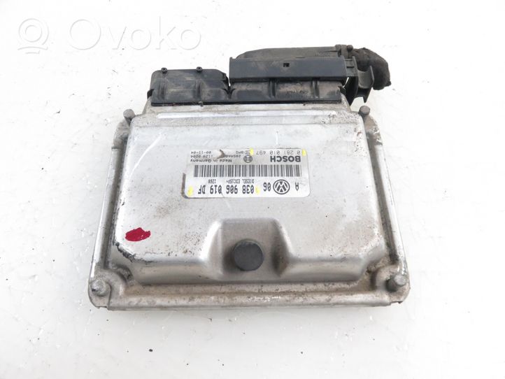 Volkswagen Bora Calculateur moteur ECU 0281010497