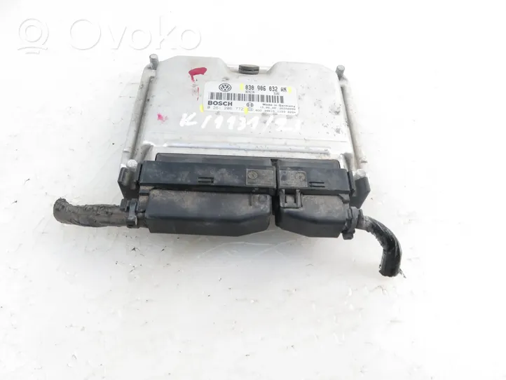 Volkswagen Polo III 6N 6N2 6NF Calculateur moteur ECU 0261206772