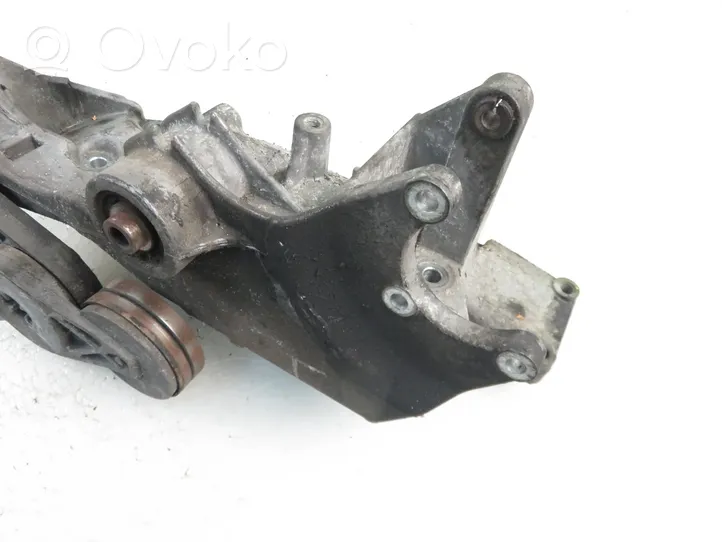 Volkswagen PASSAT B5.5 Supporto del generatore/alternatore 