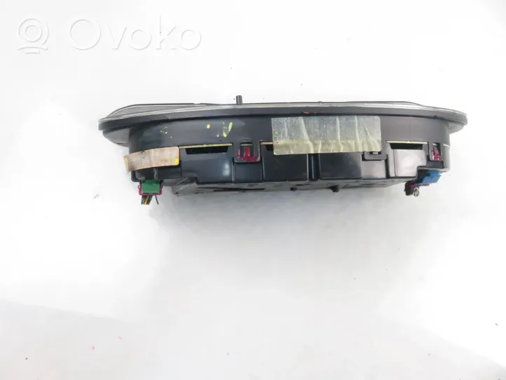 Volkswagen PASSAT B5 Speedometer (instrument cluster) 