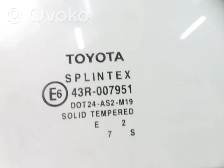 Toyota Corolla E120 E130 Etuoven ikkunalasi, neliovinen malli 