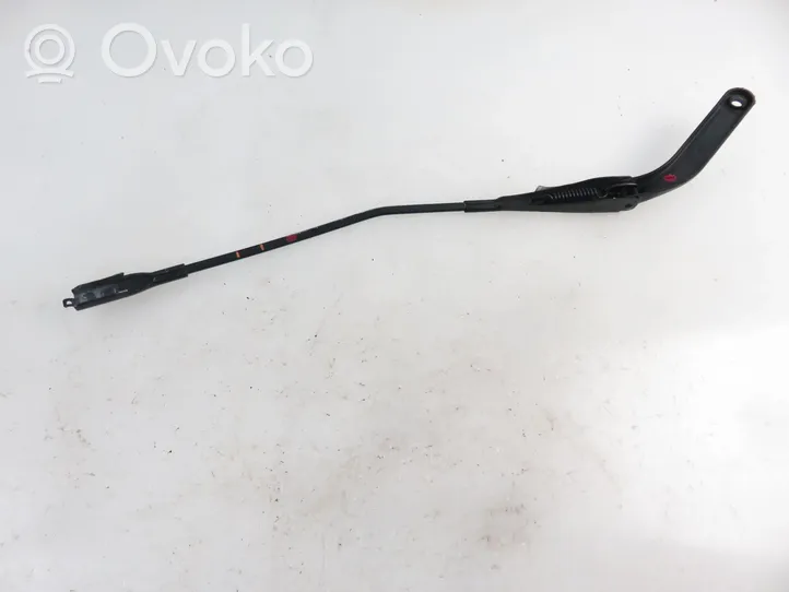 BMW X1 E84 Front wiper blade arm 