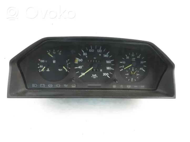 Mercedes-Benz E W124 Compteur de vitesse tableau de bord 