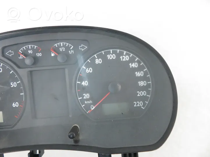 Volkswagen Polo IV 9N3 Licznik / Prędkościomierz 