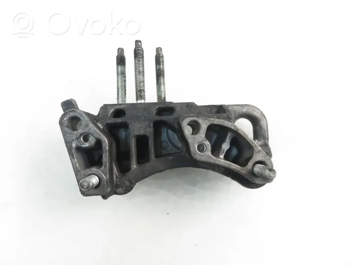 Ford Fiesta Engine mounting bracket 