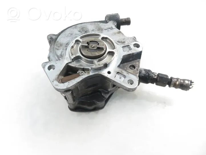 Volkswagen Touareg I Vacuum pump 