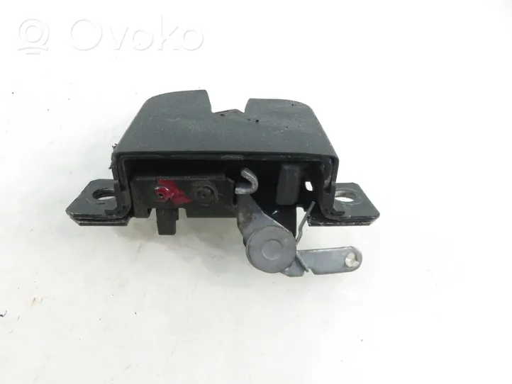 Volkswagen PASSAT B5.5 Tailgate/trunk/boot lock/catch/latch 