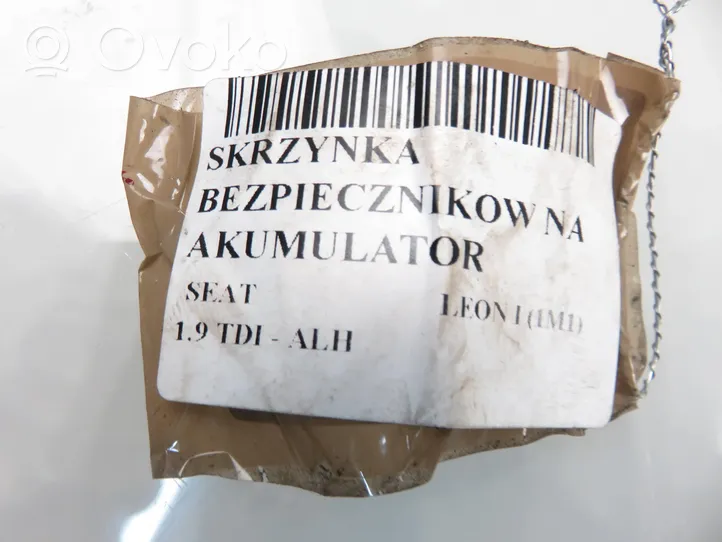 Seat Leon (1M) Bezpiecznik / Przekaźnika akumulatora 