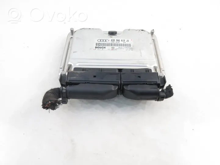 Audi A4 S4 B6 8E 8H Sterownik / Moduł ECU 0281011142