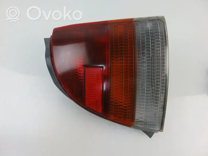 Toyota Starlet (P90) V Lampa tylna 