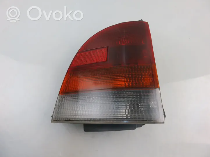 Toyota Starlet (P90) V Lampa tylna 
