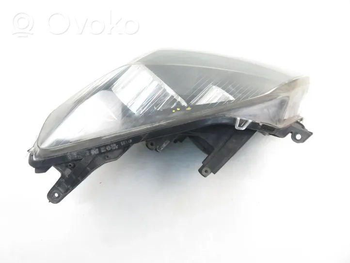 Opel Astra H Lampa przednia 