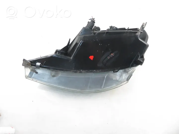 Ford Focus Lampa przednia 