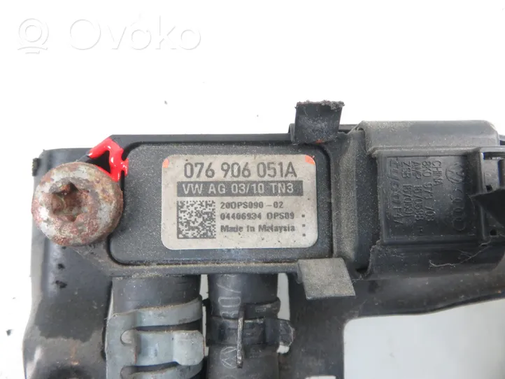 Volkswagen PASSAT B6 Pompe à carburant 076906051A