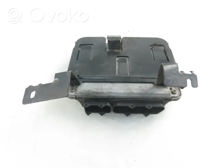 Volkswagen Golf IV Calculateur moteur ECU 0281001759