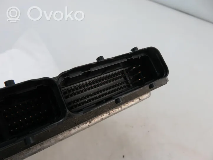 Toyota Urban Cruiser (XP110) Sterownik / Moduł ECU 0281015696