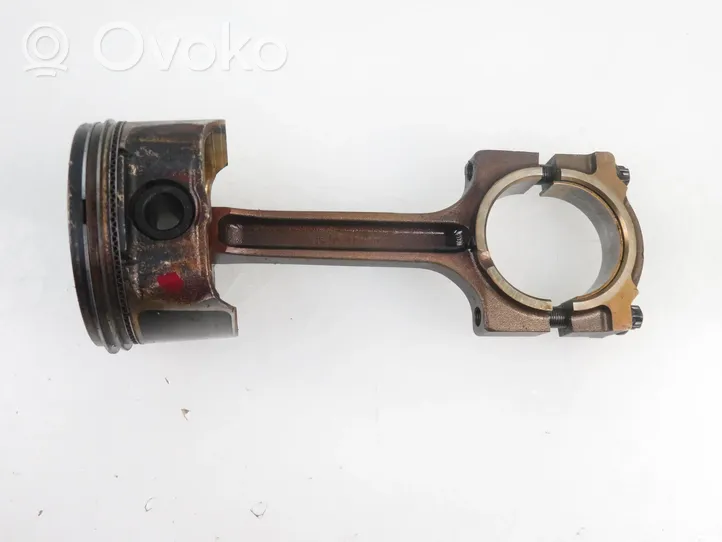 Ford Mondeo Mk III Piston with connecting rod 