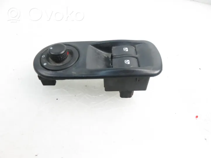 Opel Vivaro Electric window control switch 9116523