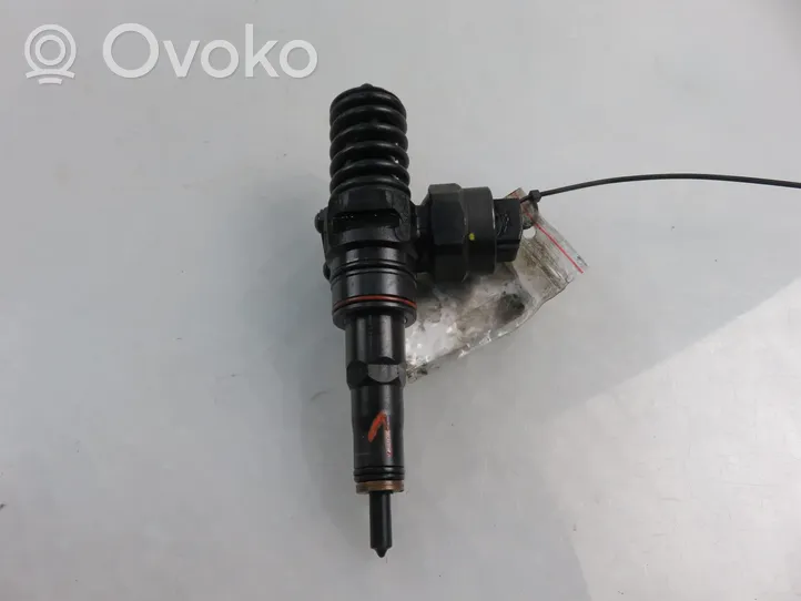 Volkswagen PASSAT B5 Injecteur de carburant 0414720007