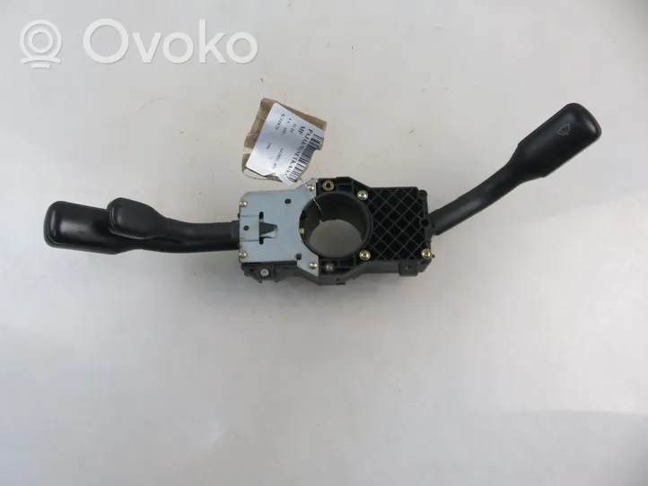 Audi A4 S4 B5 8D Leva/interruttore dell’indicatore di direzione e tergicristallo 