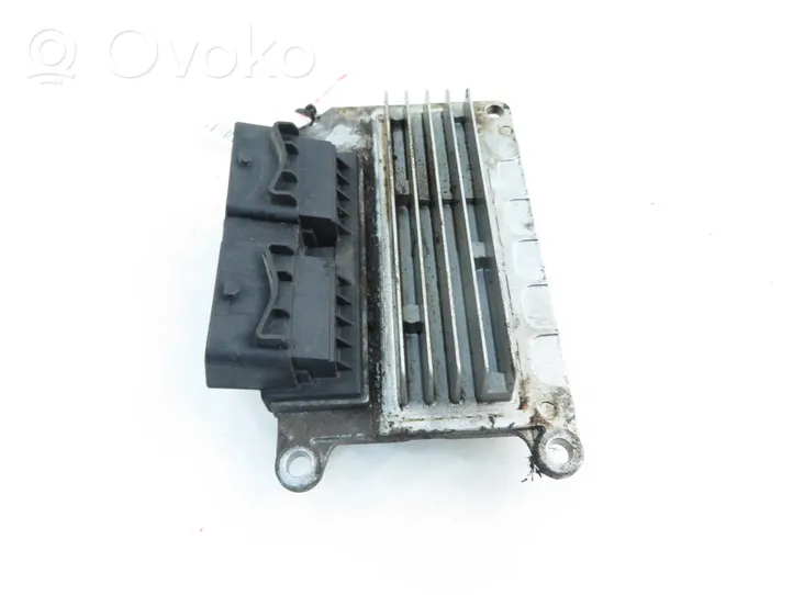 Renault Clio II Calculateur moteur ECU 8200232133