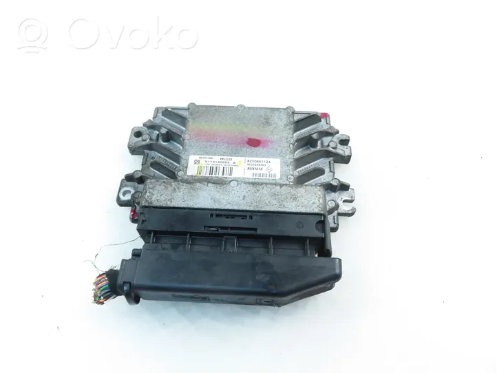 Dacia Logan I Engine control unit/module 8200661124