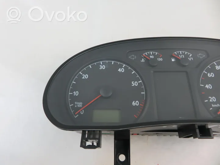 Volkswagen Polo IV 9N3 Geschwindigkeitsmesser Cockpit 