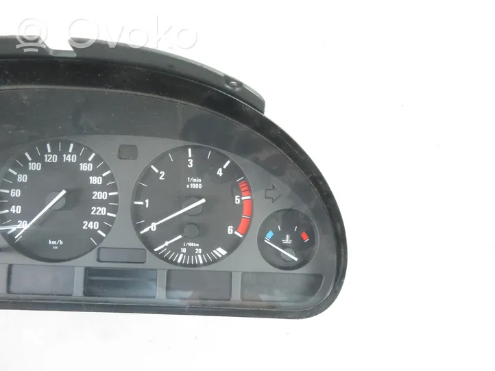 BMW 5 E39 Speedometer (instrument cluster) 110008735