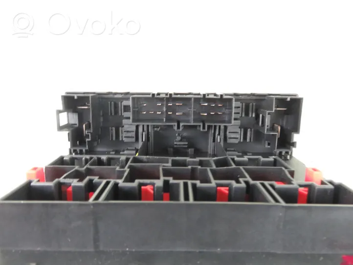 Volkswagen PASSAT B6 Central body control module 