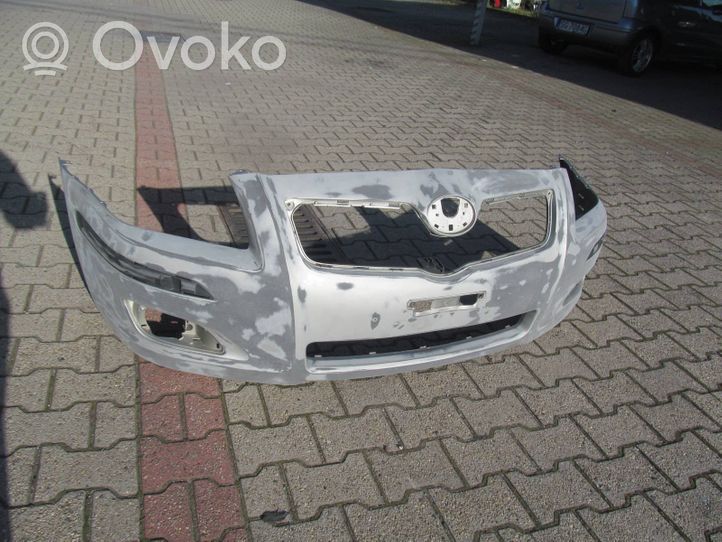 Toyota Avensis T250 Zderzak przedni 5211905170