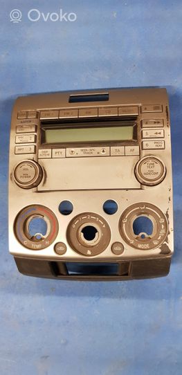 Mazda BT-50 Radion/GPS-laitteen pääyksikön kehys 
