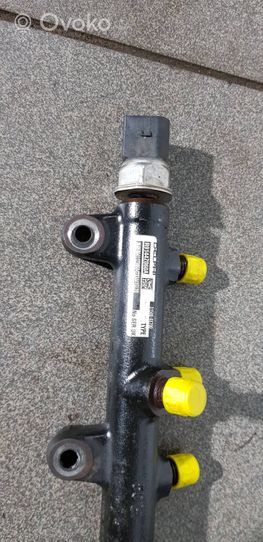 Hyundai Terracan Tuyau de conduite principale de carburant 31500-4X700