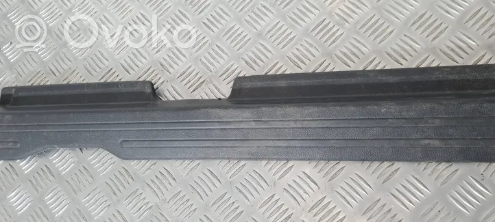 Mitsubishi L200 Rivestimento vano piedi laterale 