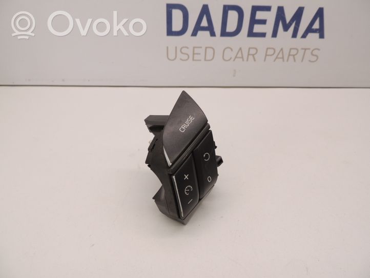 Volvo S60 Pulsanti/interruttori sul volante 8622524