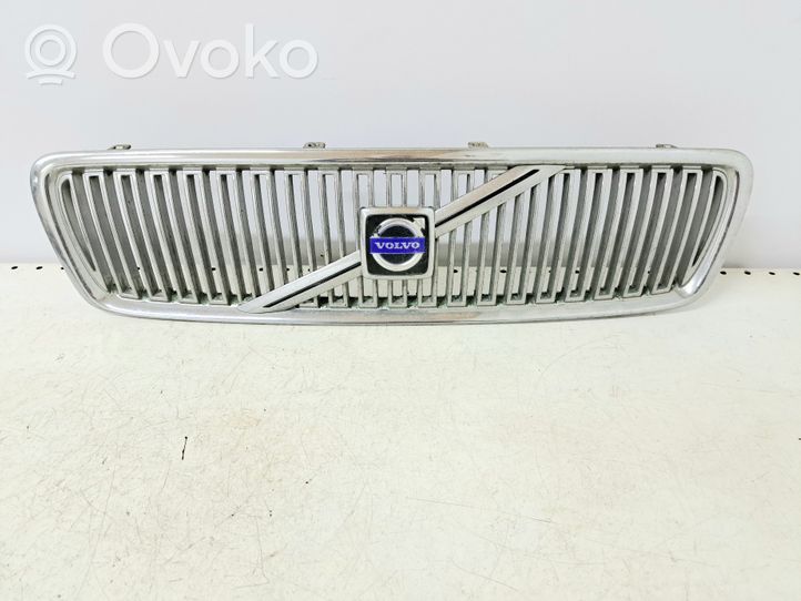 Volvo V70 Grille calandre supérieure de pare-chocs avant 