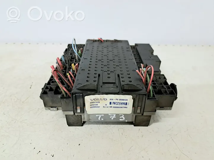 Volvo XC70 Module de fusibles 30657428