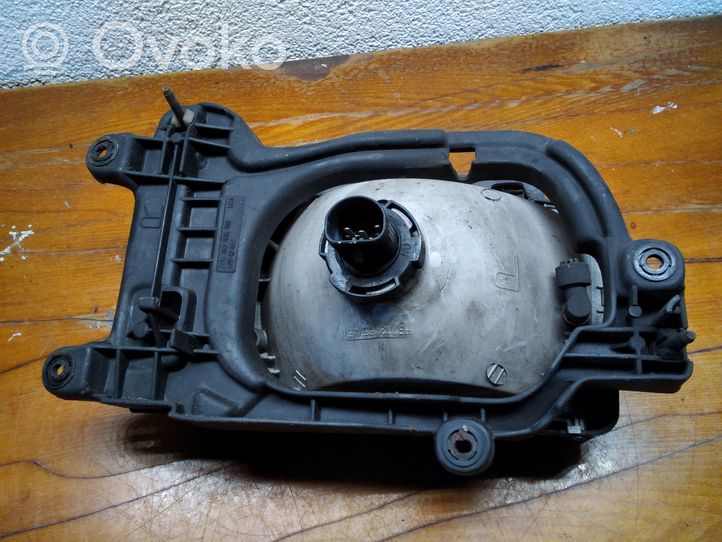 Isuzu Rodeo Lampa przednia 1AJ935186